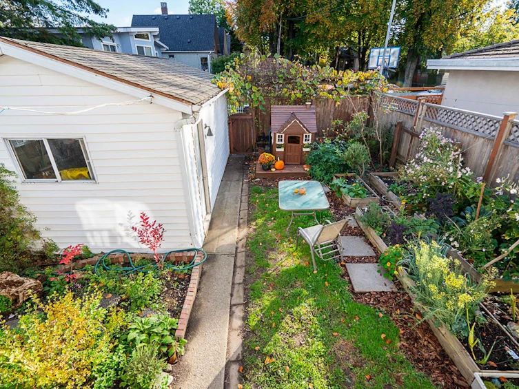 142 E 27th Avenue, Vancouver, BC, V5V 2K4 - 36