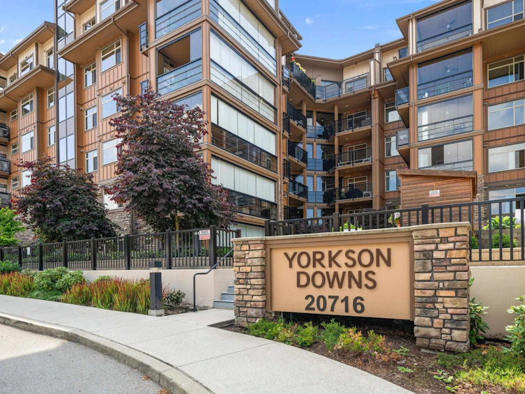 A103-20716 Willoughby Town Centre Drive, Langley, BC, V2Y 3J7 - 2