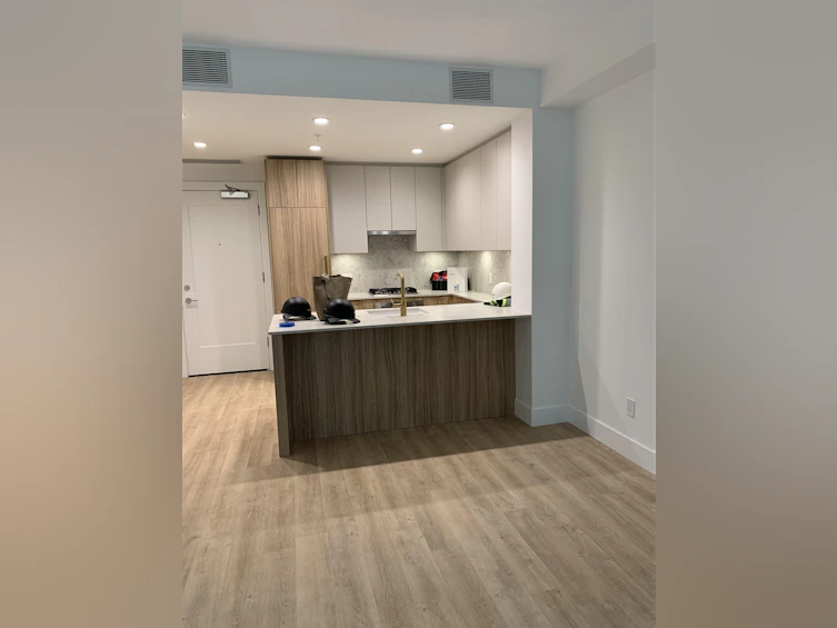 203-2325 Emery Court, North Vancouver, BC - 3