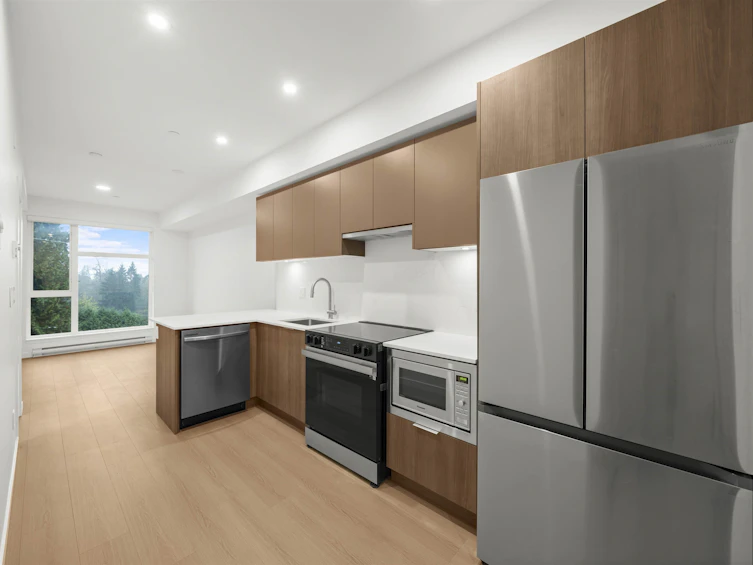 W408-10828 139a Street, Surrey, BC, V3R 0H3 - 2