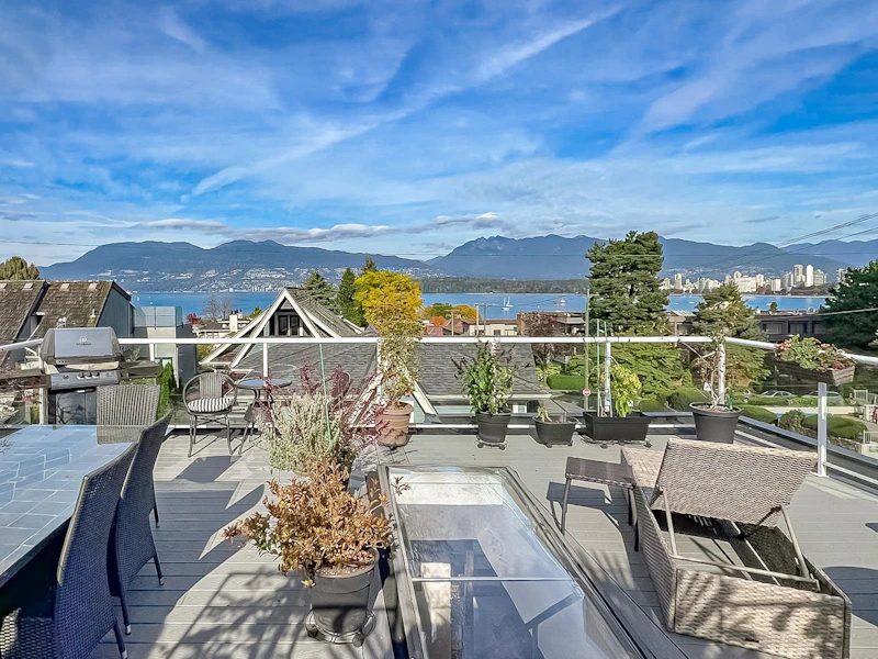 1675 Larch Street, Vancouver BC V6K 3N7