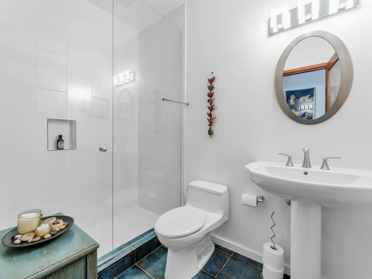 1675 Larch Street, Vancouver, BC, V6K 3N7 - 16