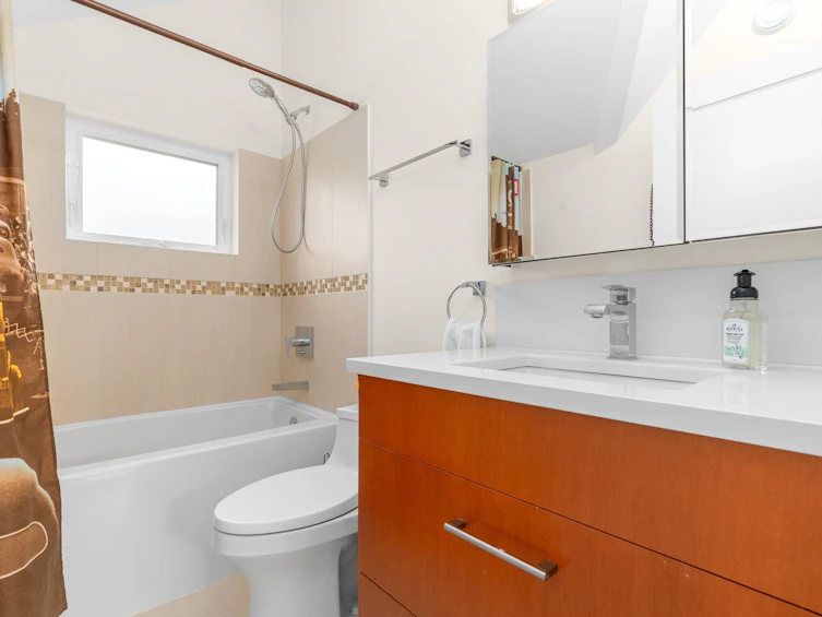 1521 Ridgeway Avenue, North Vancouver, BC, V7L 3S2 - 17
