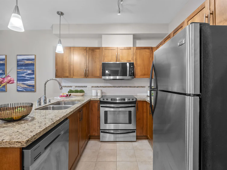 208-11950 Harris Road, Pitt Meadows, BC, V3Y 0B7 - 2
