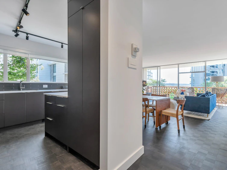 101-2135 Argyle Avenue, West Vancouver, BC, V7V 1A5 - 11