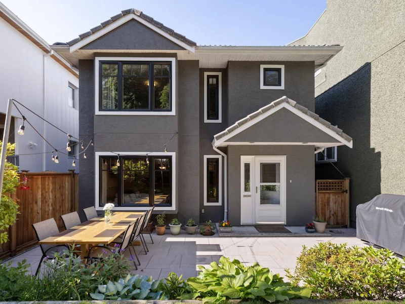 567 E 13th Avenue, Vancouver BC V5T 2K8