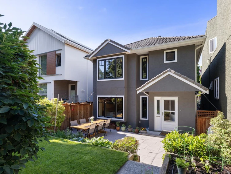 567 East 13th Avenue, Vancouver, BC, V5T 2K8 - 2