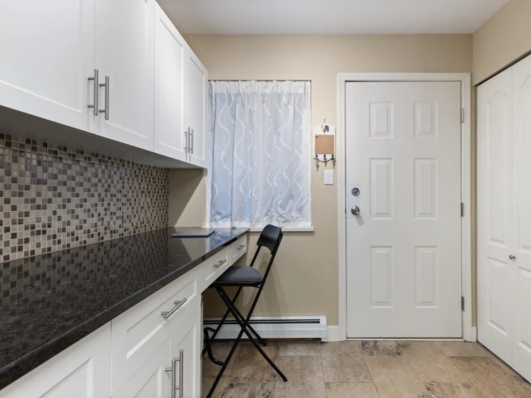 567 East 13th Avenue, Vancouver, BC, V5T 2K8 - 13