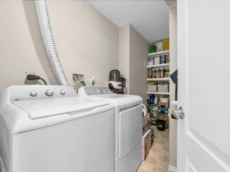 206-9942 151 Street, Surrey, BC, V3R 0V4 - 19