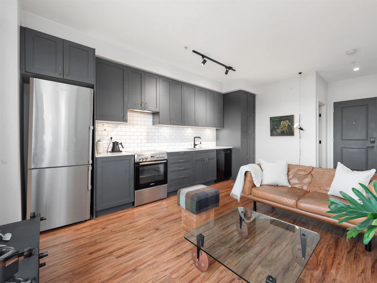 307-683 East 27th Avenue, Vancouver, BC, V5V 2K7 - 8