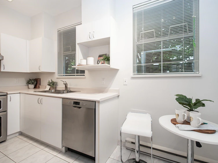 103-2105 W 42nd Avenue, Vancouver, BC, V6M 2B7 - 13