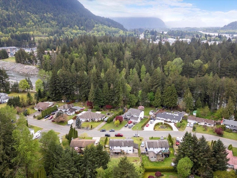 21034 Riverview Drive, Hope BC V0X 1L1