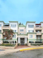 316 2960 Princess Crescent