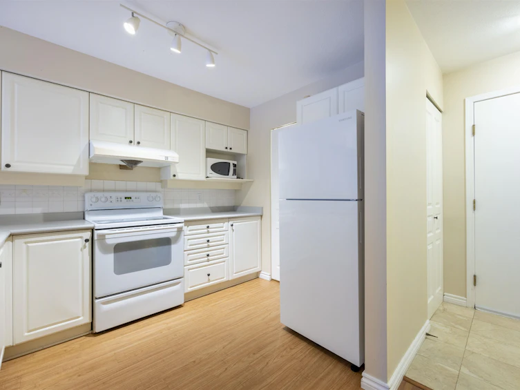 301B-7025 Stride Avenue, Burnaby, BC, V3N 4Y2 - 5