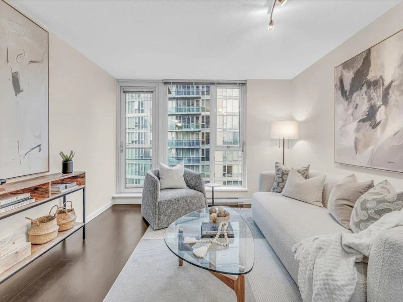 1601 - 233 Robson Street, Vancouver BC V6B 0E8