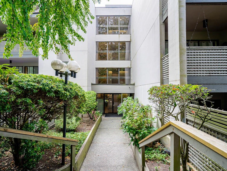 406-1955 Woodway Place, Burnaby, BC, V5B 4S5 - 2