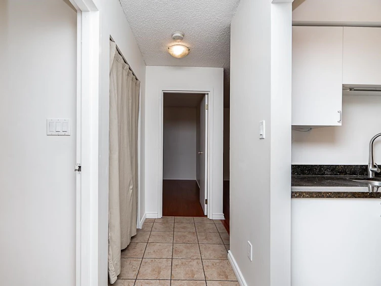 406-1955 Woodway Place, Burnaby, BC, V5B 4S5 - 4