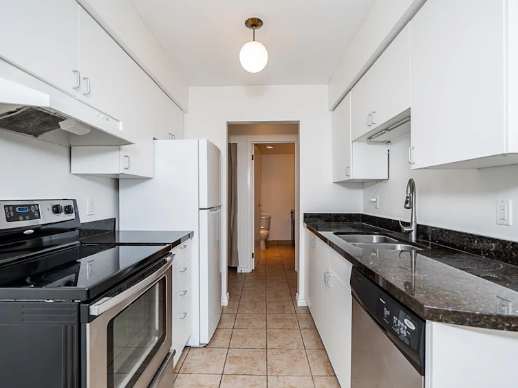 406-1955 Woodway Place, Burnaby, BC, V5B 4S5 - 7