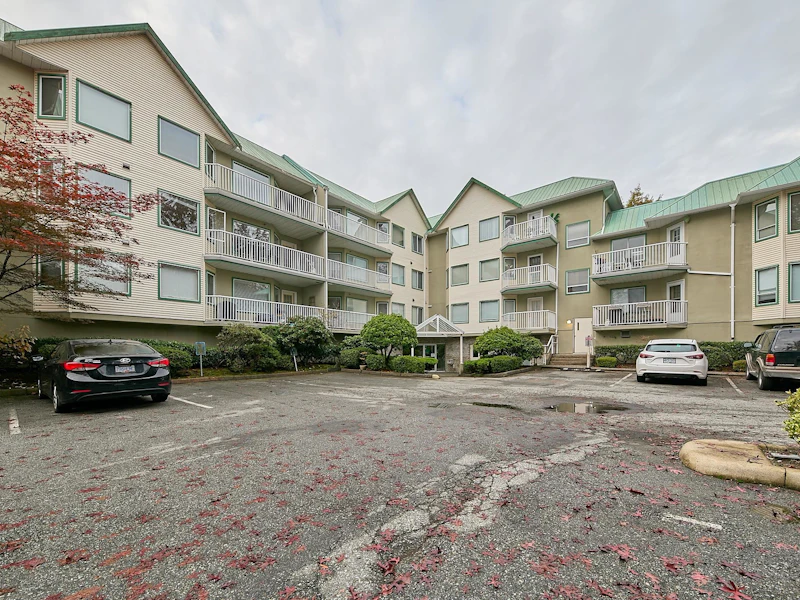 305 - 19236 Ford Road, Pitt Meadows BC V3Y 2K1