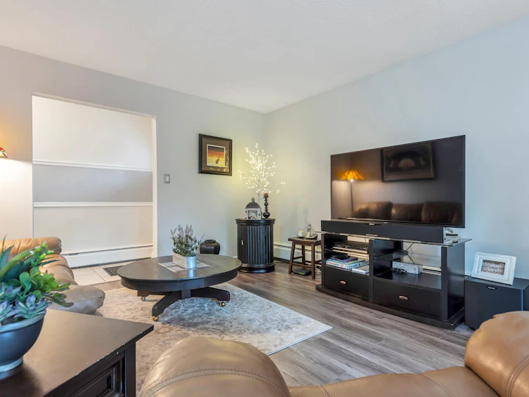8969 Horne Street, Burnaby, BC, V3N 4J8 - 5