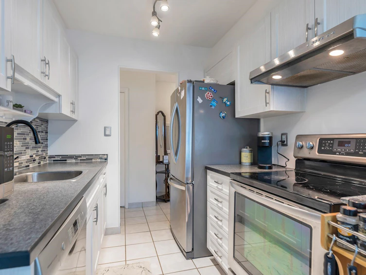 8969 Horne Street, Burnaby, BC, V3N 4J8 - 13