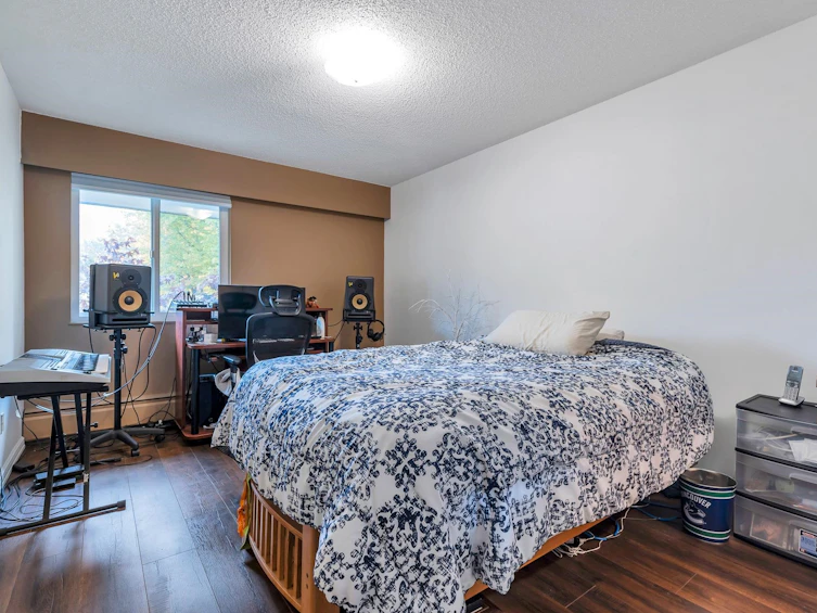 8969 Horne Street, Burnaby, BC, V3N 4J8 - 21