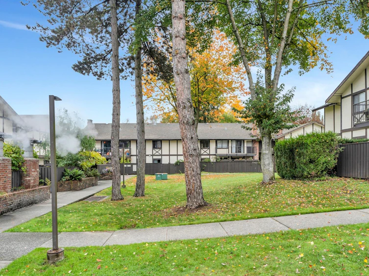8969 Horne Street, Burnaby, BC, V3N 4J8 - 31