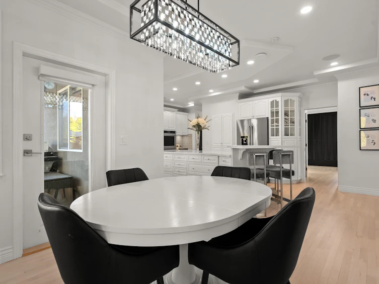 13933 22a Avenue, Surrey, BC, V4A 9V4 - 13