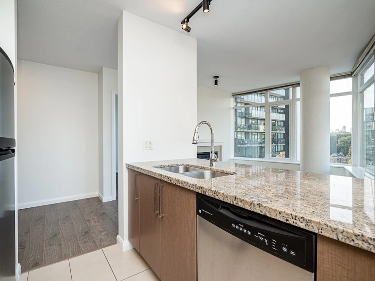 2106-888 Carnarvon Street, New Westminster, BC, V3M 0C6 - 9