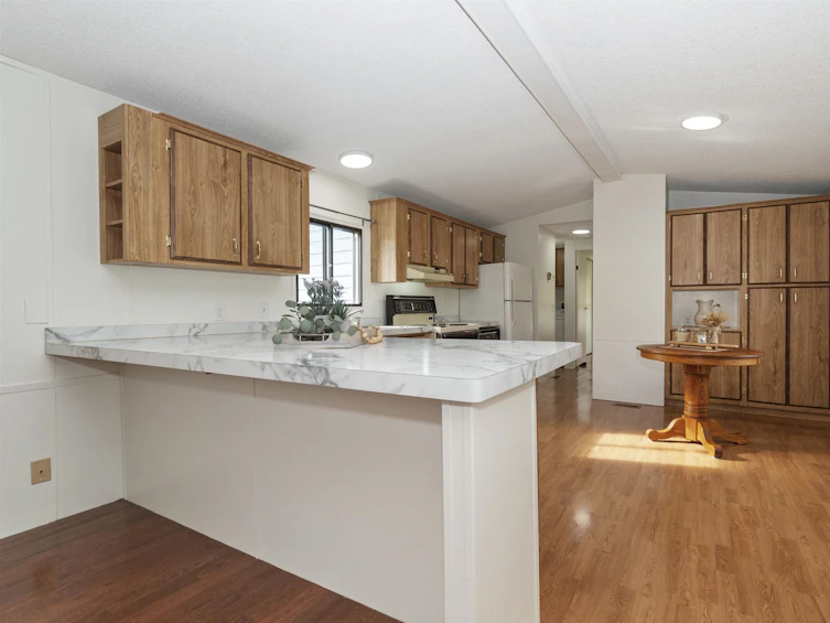 10-2035 Martens, Abbotsford, BC, V2T 6M4 - 4