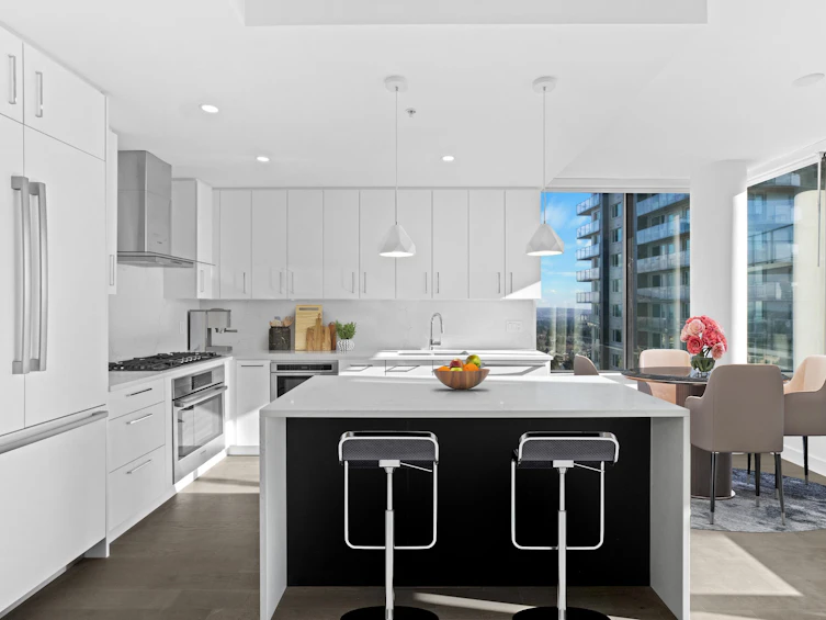 1304-1588 Johnston Road, Surrey, BC, V4B 0C5 - 2