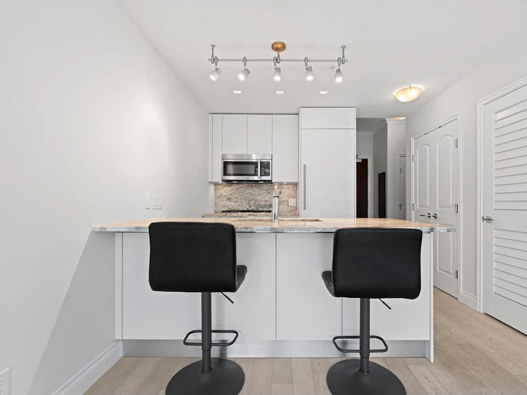 602-175 Victory Ship Way, North Vancouver, BC, V7L 0G1 - 8