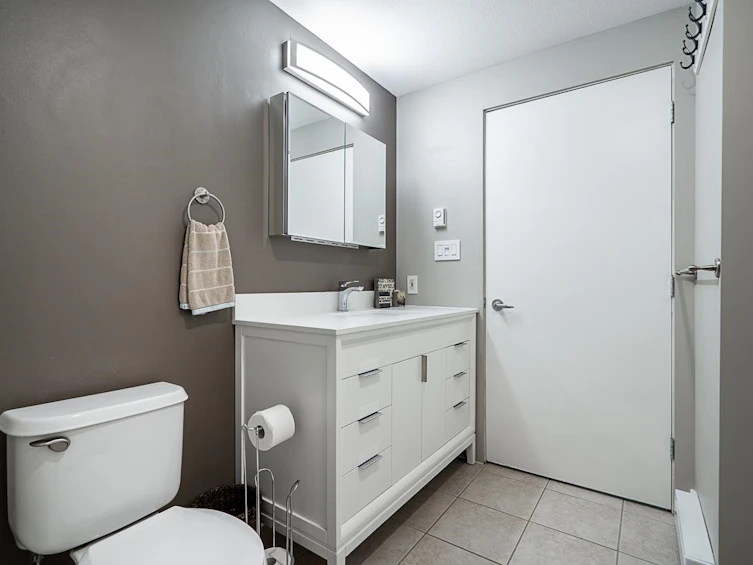 302-118 W 22nd Street, North Vancouver, BC, V7M 1Z9 - 15