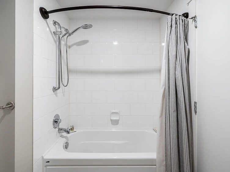 302-118 W 22nd Street, North Vancouver, BC, V7M 1Z9 - 16
