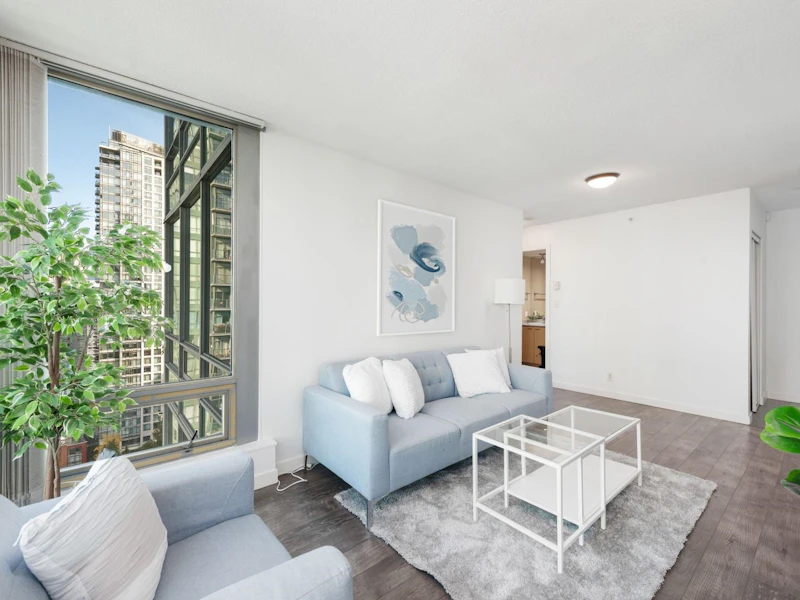 1802 - 1200 W Georgia Street, Vancouver BC V6E 4R2