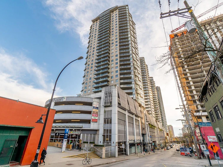 2109-888 Carnarvon Street, New Westminster, BC, V3M 0C6 - 3