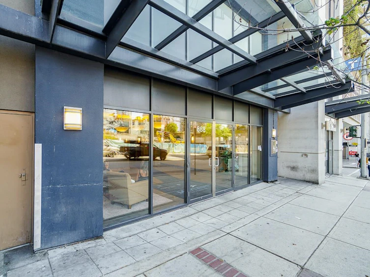 2109-888 Carnarvon Street, New Westminster, BC, V3M 0C6 - 4