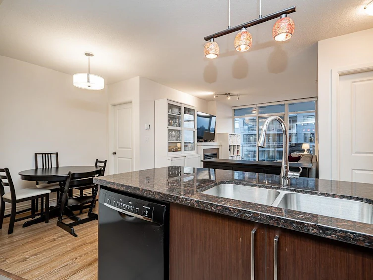 2109-888 Carnarvon Street, New Westminster, BC, V3M 0C6 - 6