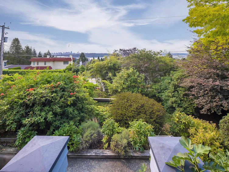 1449 Mathers Avenue, West Vancouver, BC, V7T 2G5 - 2
