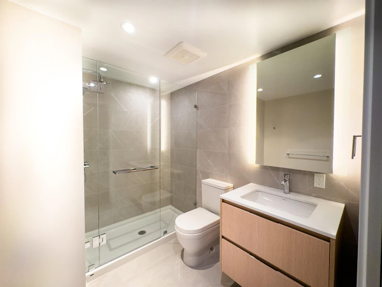 1401-1500 Fern Street, North Vancouver, BC, V7J 1H6 - 14