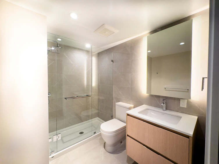 1401-1500 Fern Street, North Vancouver, BC, V7J 1H6 - 7