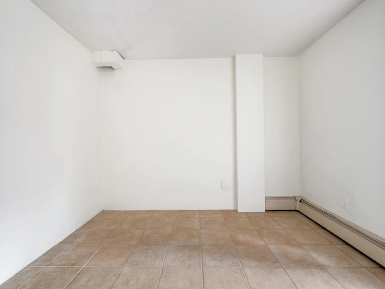 213-1330 Burrard Street, Vancouver, BC, V6Z 2B8 - 10