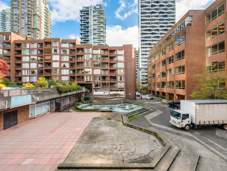 213-1330 Burrard Street, Vancouver, BC, V6Z 2B8 - 14