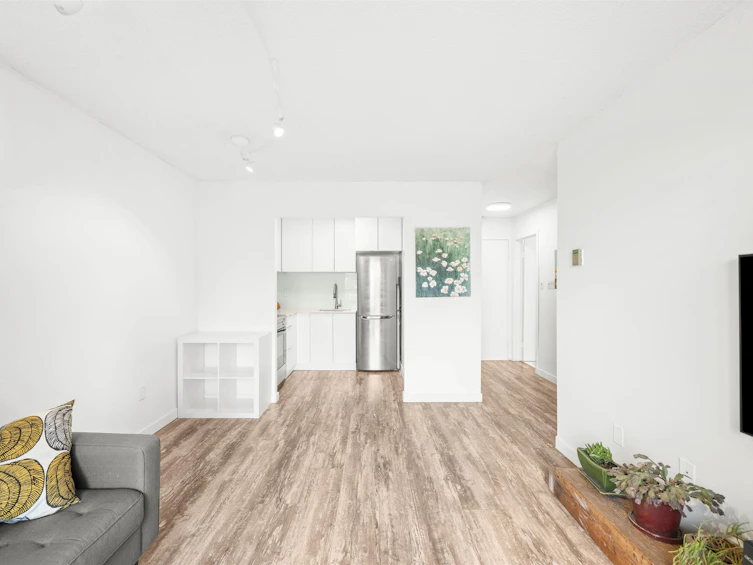 302-2080 Maple Street, Vancouver, BC, V6J 4P9 - 4