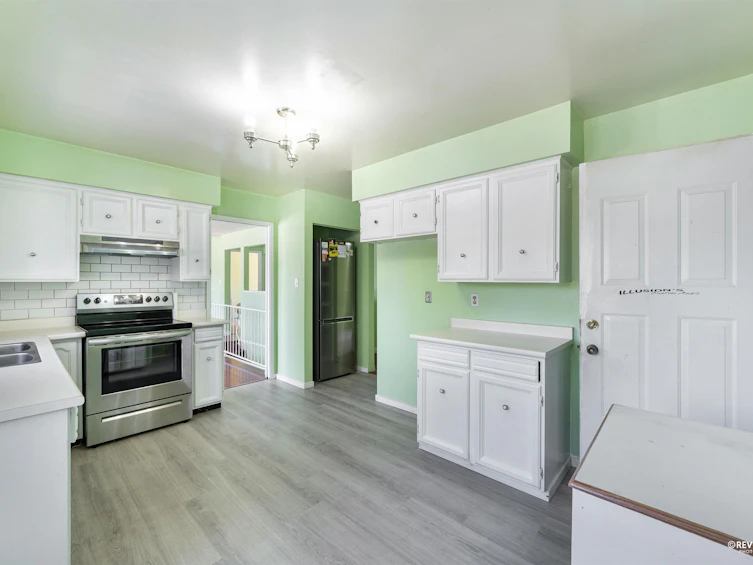 12790 92 Avenue, Surrey, BC, V3V 6T8 - 9