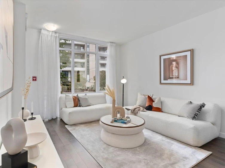 18 E 1st Avenue, Vancouver, BC, V5T 1A1 - 2