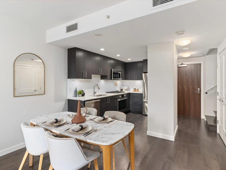 18 E 1st Avenue, Vancouver, BC, V5T 1A1 - 6