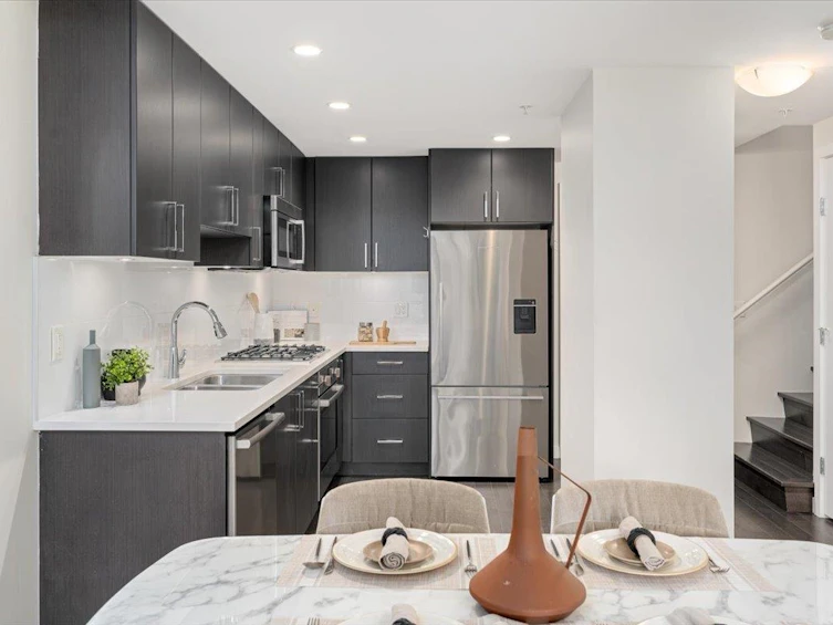 18 E 1st Avenue, Vancouver, BC, V5T 1A1 - 7