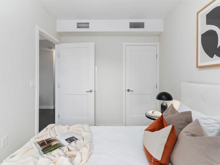 18 E 1st Avenue, Vancouver, BC, V5T 1A1 - 11