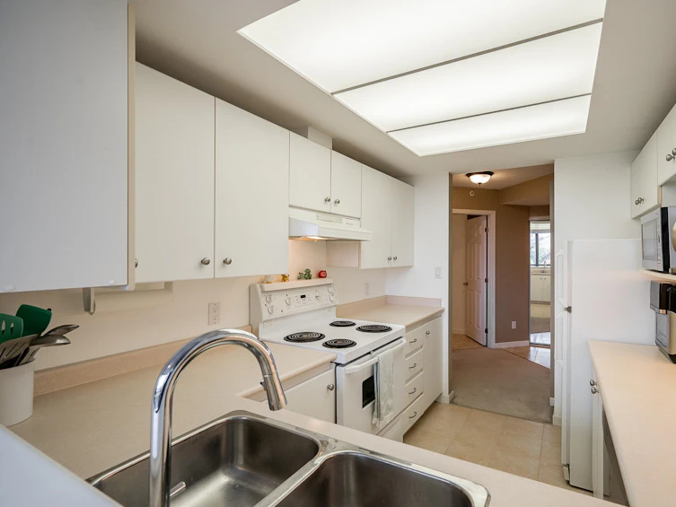 507-10899 University, Surrey, BC, V3T 5V2 - 13